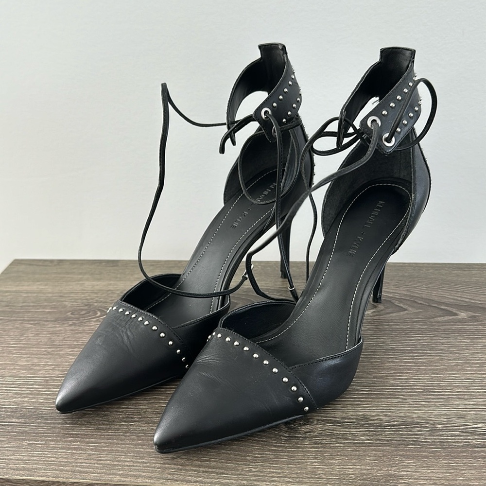 Kendall & Kylie black high heeled shoes
